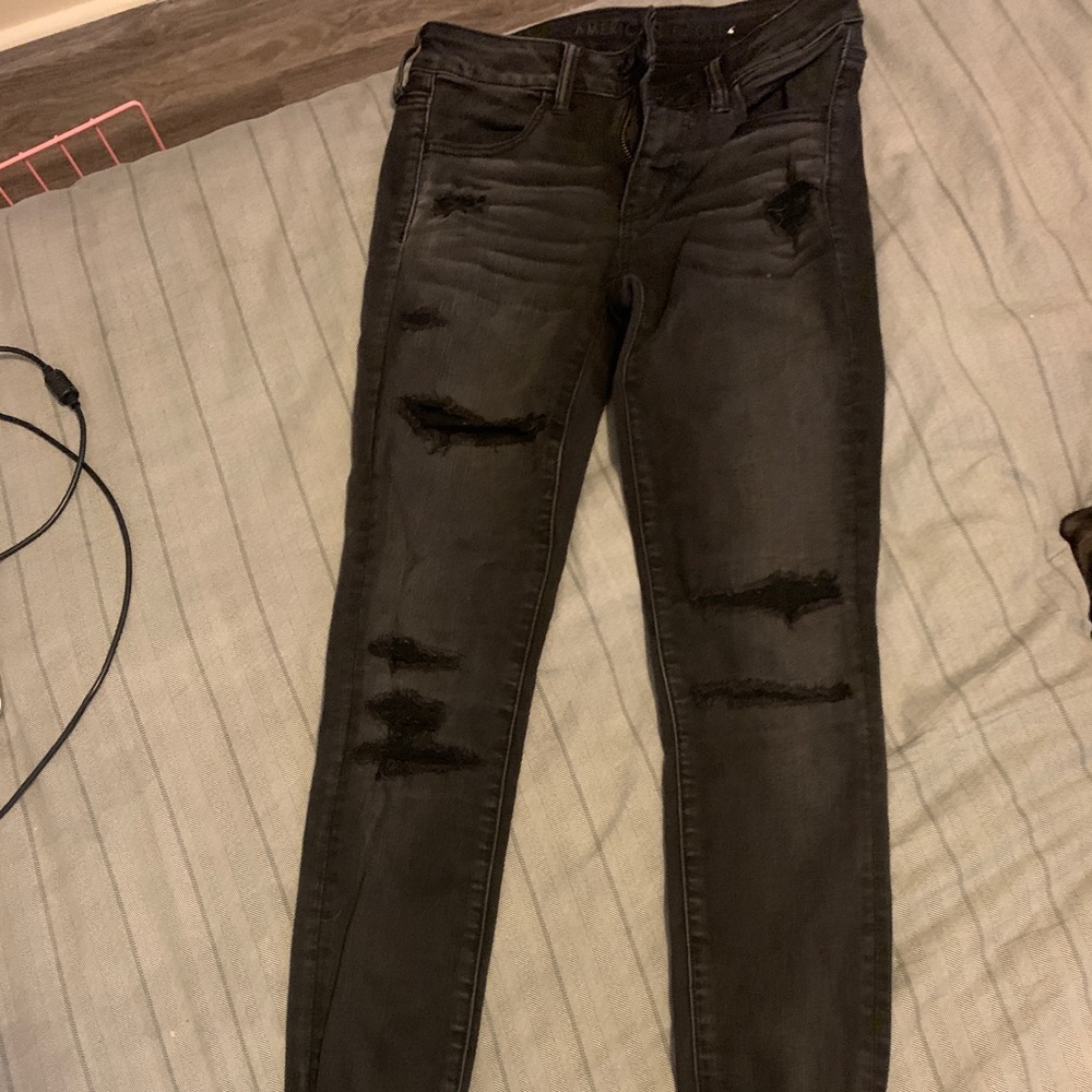 Black American Eagle distressed jeans